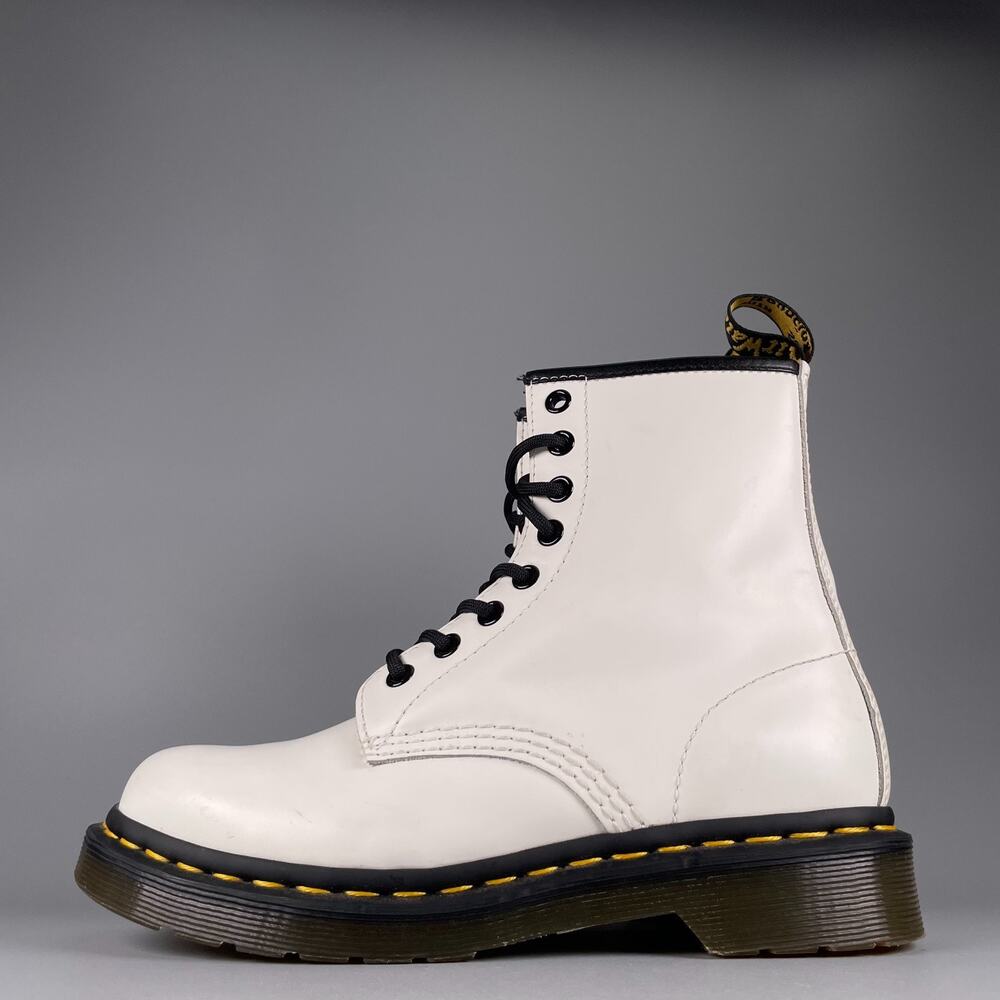Dr. Doc Martens 11821 Women's Size 6 White Leather Lace Up Combat Boots Casual
